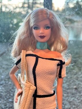 Barbie Doll 2011 Holiday Barbie